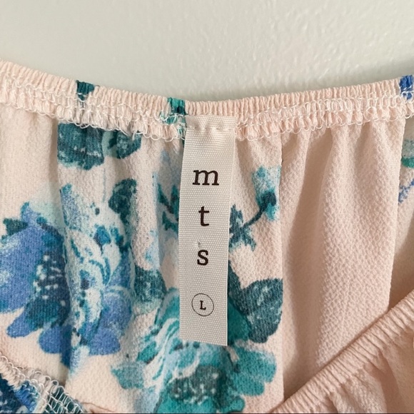 MTS Off the Shoulder Bell Sleeve Blush Pink & Light Blue
Floral Boho Top - Picture 6 of 7